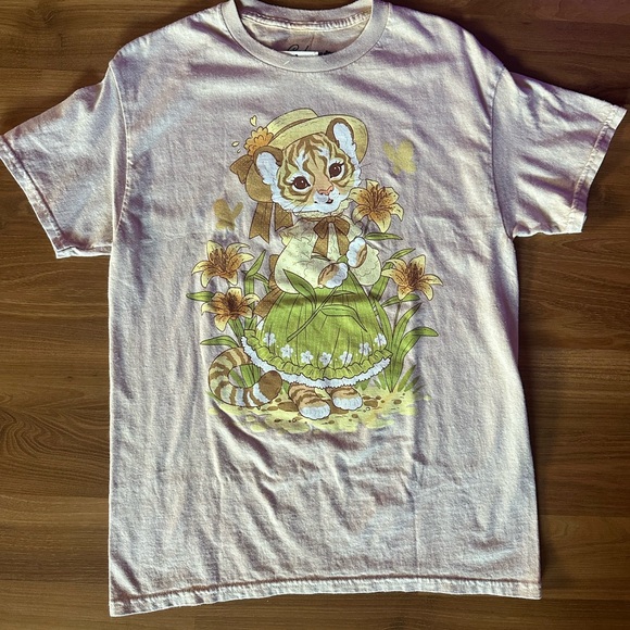 Hot Topic Tee with Cute Tiger Flower Girl Design Celesse - Picture 2 of 6